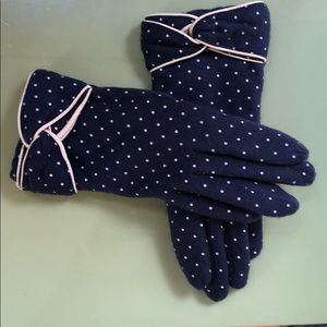 Blue and white polka dot gloves
